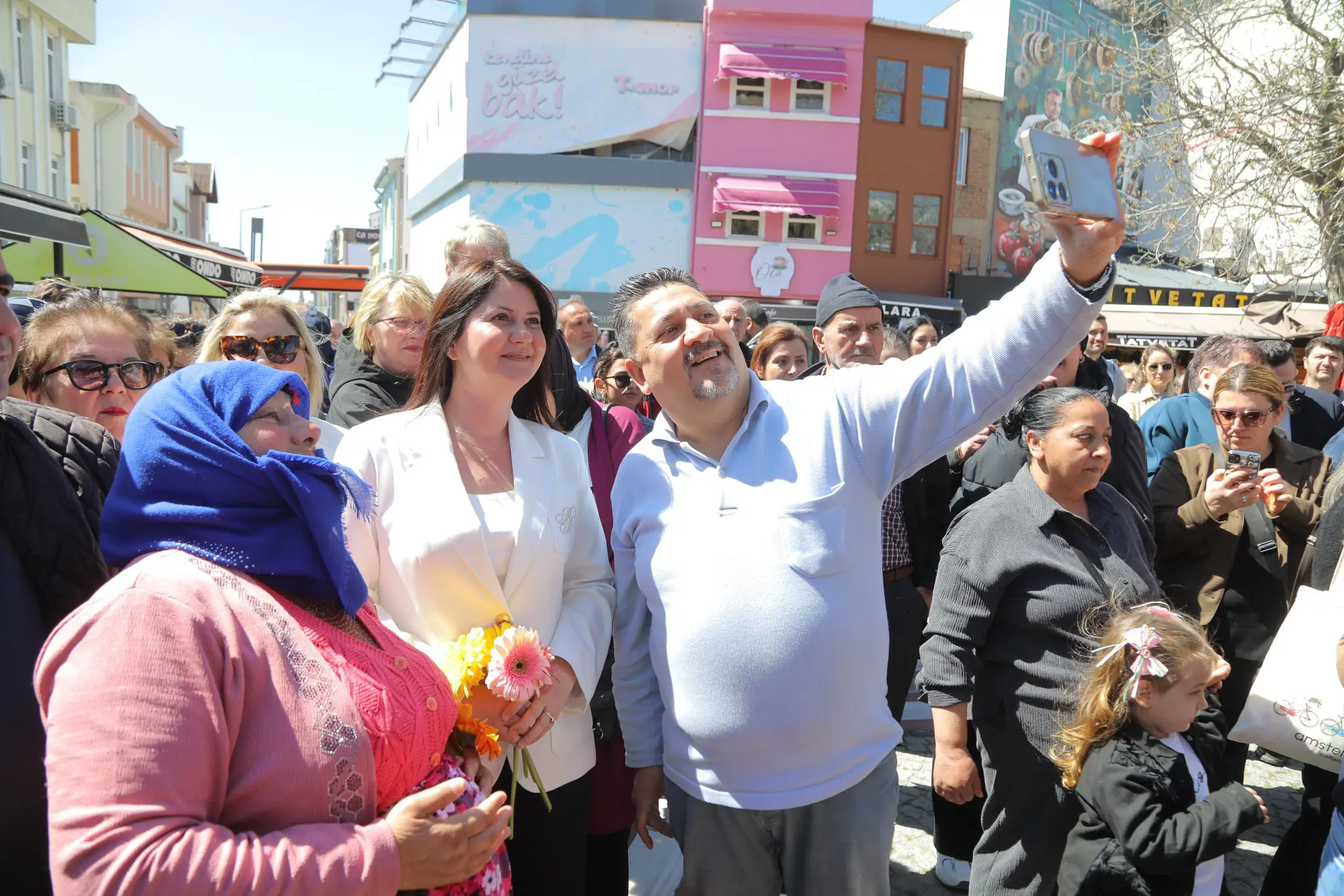 ROMANLAR GÜNÜ EDİRNE’DE ŞENLİK HAVASINDA GEÇTİ